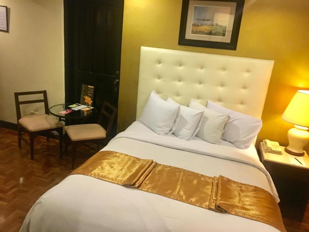 Lourdes Suites Makati City Exterior foto