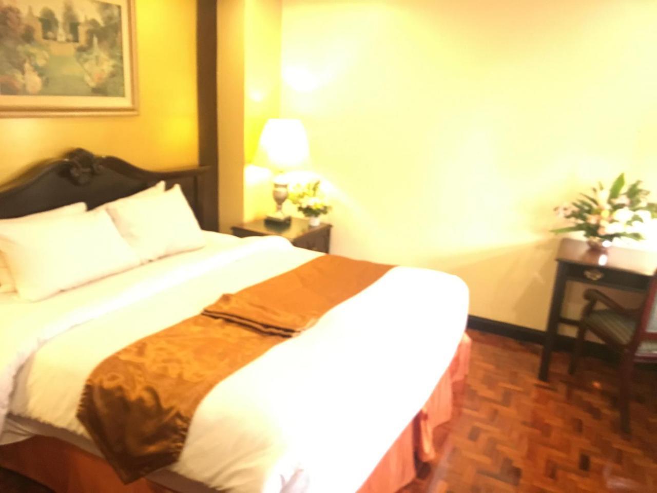Lourdes Suites Makati City Exterior foto