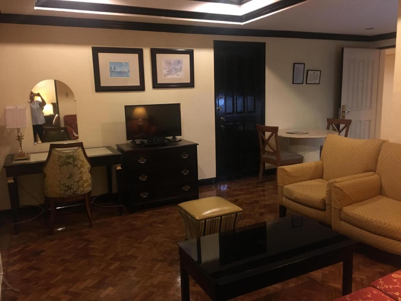 Lourdes Suites Makati City Exterior foto