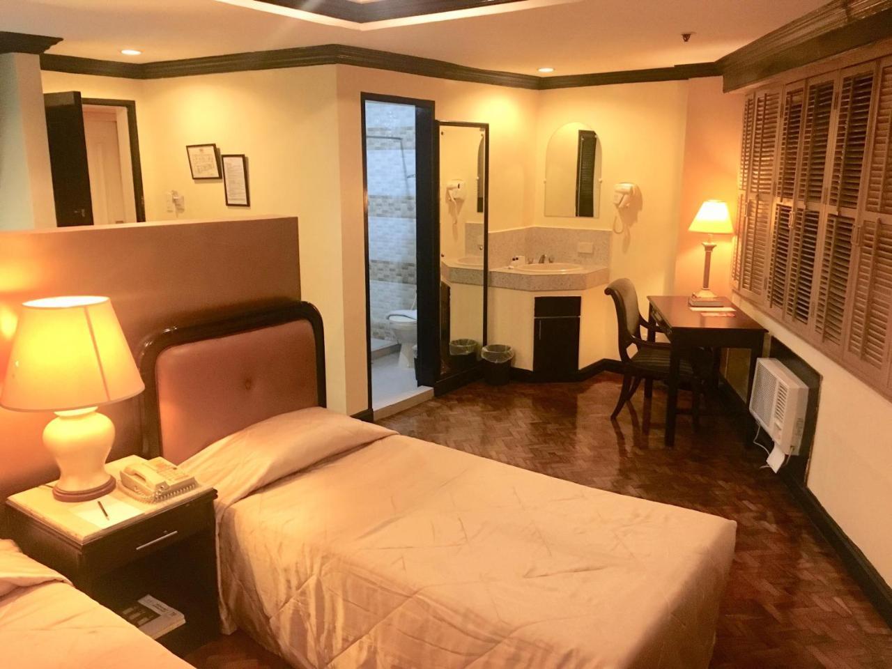 Lourdes Suites Makati City Exterior foto