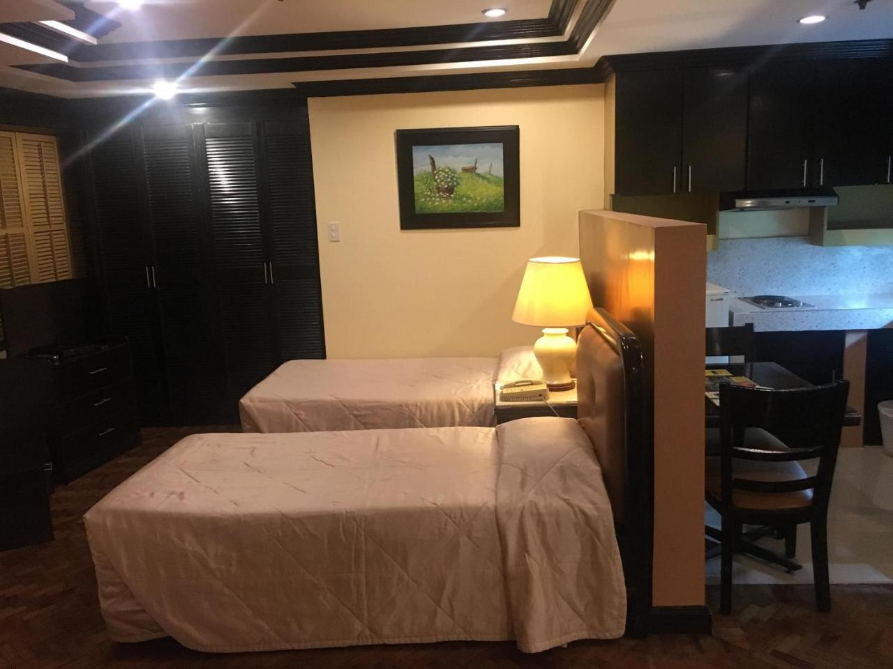 Lourdes Suites Makati City Exterior foto